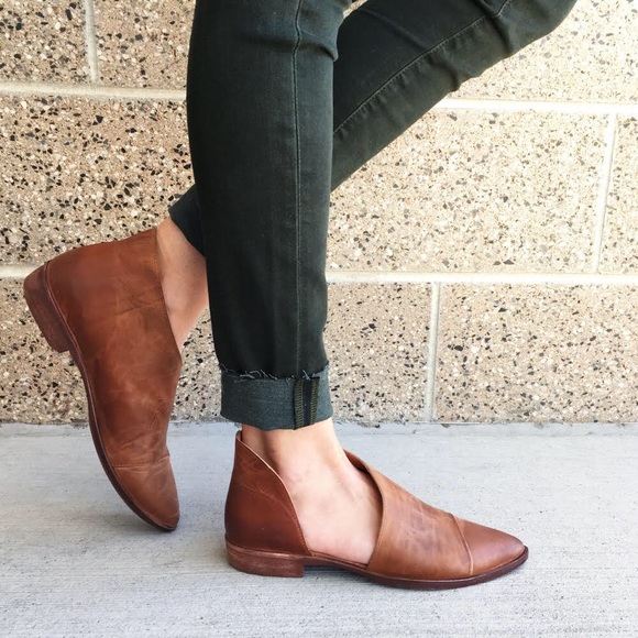 Free People Shoes - Free People Flat Royale taupe dark brown size 41